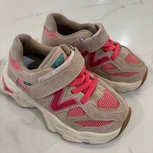 New Balance 9060 Pink Toddler Girls Size 8 Shoes Sneakers